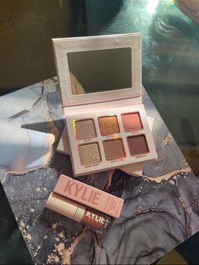 Kylie Cosmetics Six-Shade Pink & Bronze Eyeshadow Palette